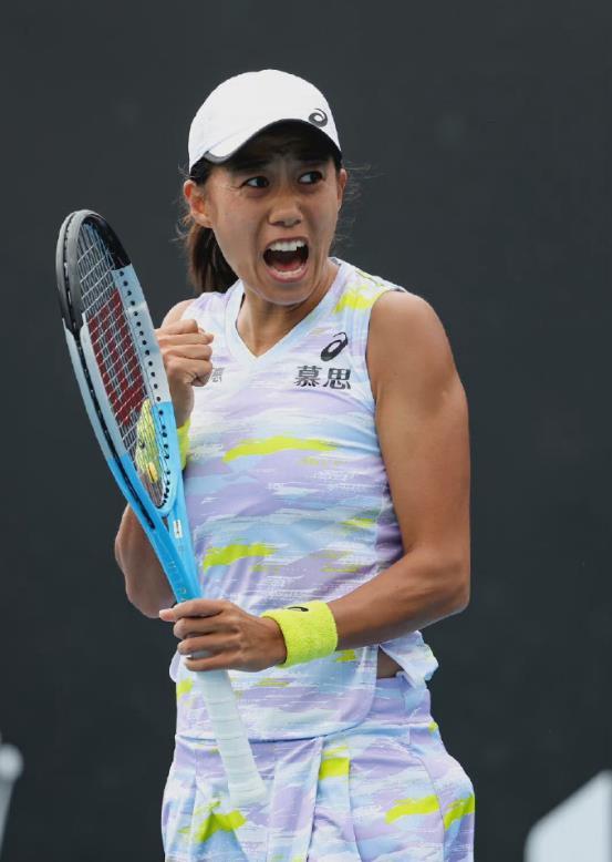  中国金花张帅爆发，直落两盘淘汰种子选手