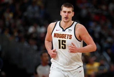  NBA常规赛，约基奇三双助掘金轻取马刺