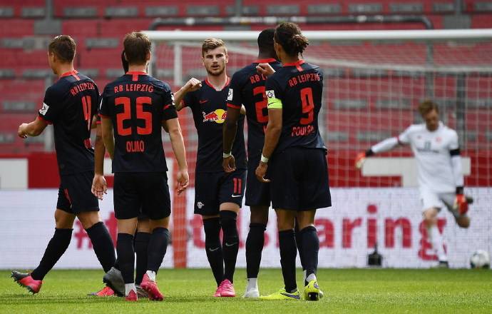  德甲霸主拜仁连胜，卫冕之路势不可挡  