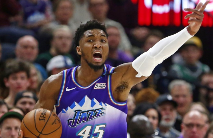  米切尔单节轰下20分，骑士主场力克公牛队