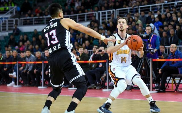  篮球巨星伤愈归来，强势回归引爆全场