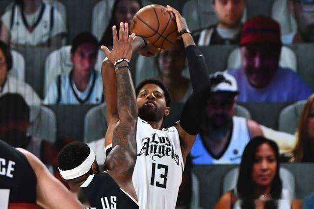  快船伦纳德致命封盖锁定胜局