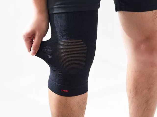  網球員手腕护具升级，碳纤维材质减轻负重